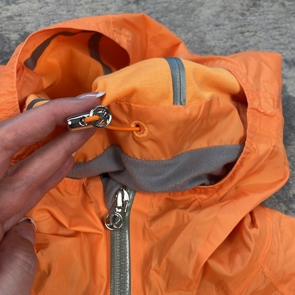 Lululemon Make It Rain Orange Jacket Rain Coat Running Windbreaker Hood Sz 6 - Picture 15 of 16